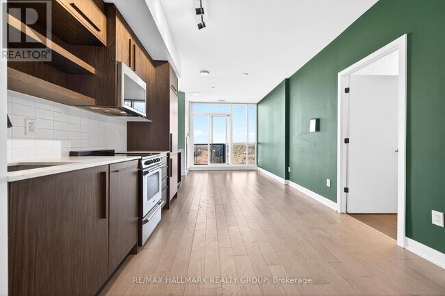 Building Photo - 560 Rideau St