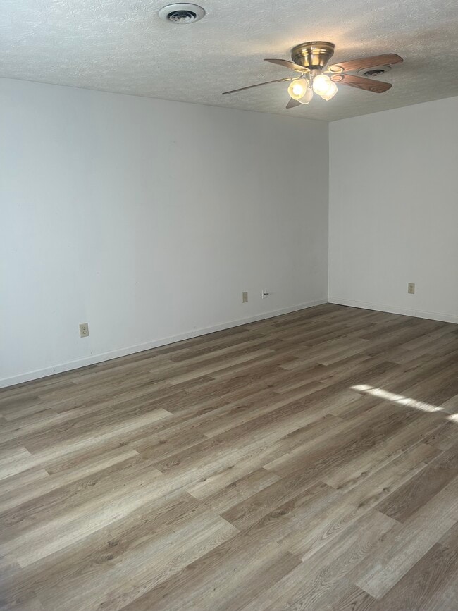 Building Photo - 244 Burkhardt Way