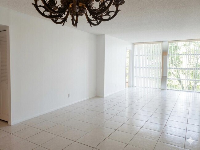 Foto del edificio - 801 Three Islands Boulevard