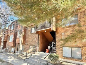 Building Photo - 441 Wright St