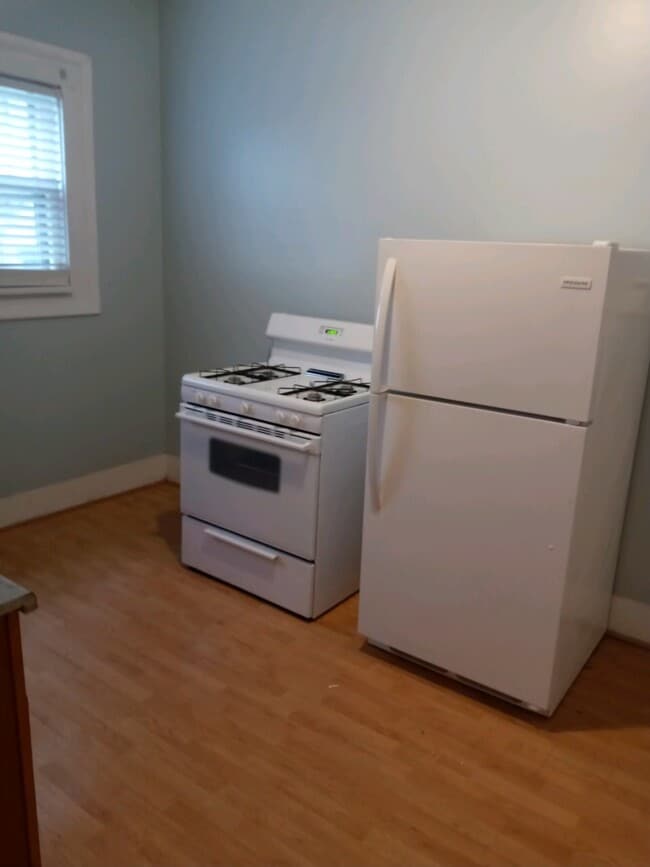 Building Photo - 440 W Cook St