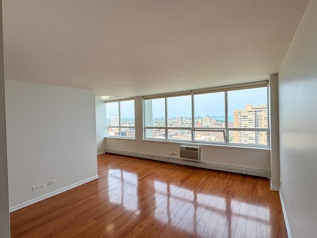 Foto del edificio - 6171 N Sheridan Rd
