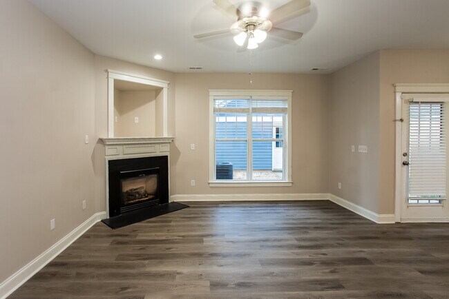 Foto del edificio - 8116 Bud Henderson Rd