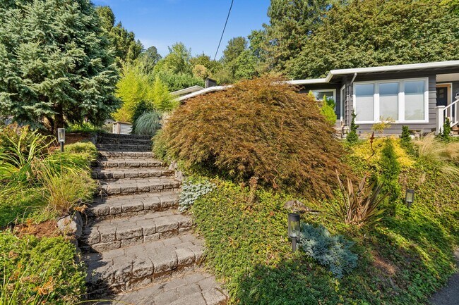 Foto del edificio - 2425 SW Hamilton St