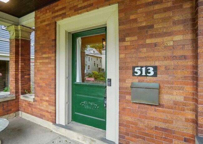 private entrance - 513 Howell Ave