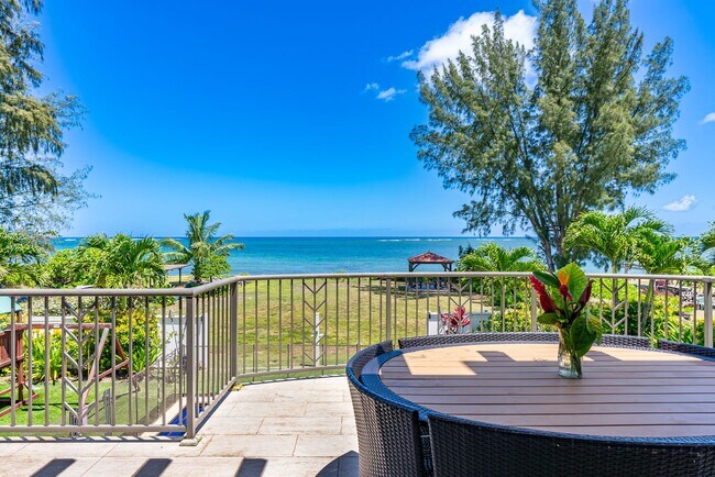 Foto del edificio - Waialua Ocean View Villa w/ Pool, kids pla...