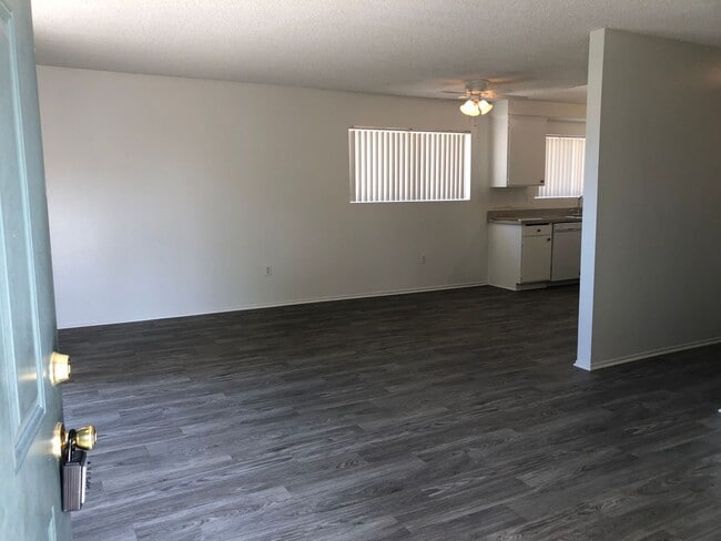 Building Photo - 2229 Franzen Ave