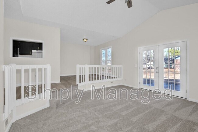 Foto del edificio - 7345 Pebblebrook Dr