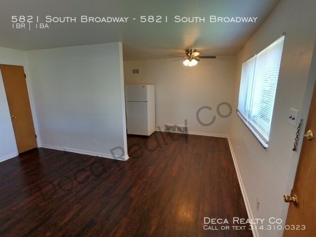 Building Photo - 1 Bedroom Apartment
