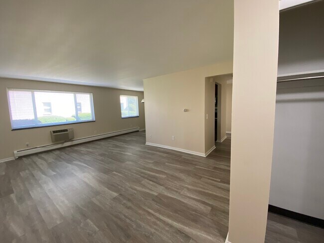 Foto del edificio - Titus Villa Apartments