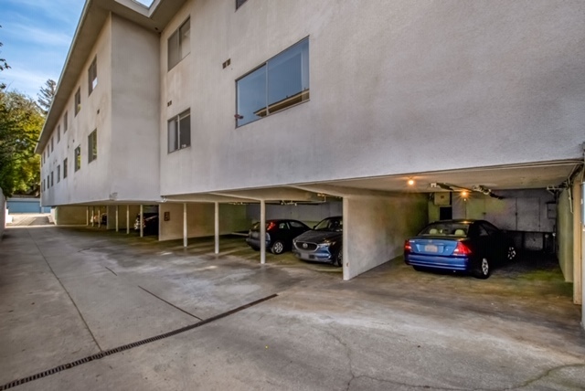 Building Photo - 346 S Los Robles Ave