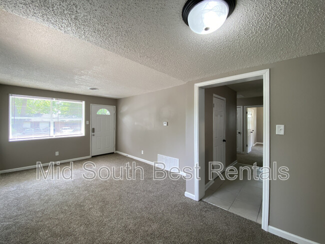 Building Photo - 2465 Joy Ln
