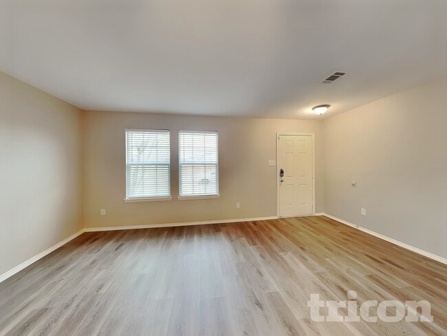 Foto del edificio - 2668 Clarks Mill Ln