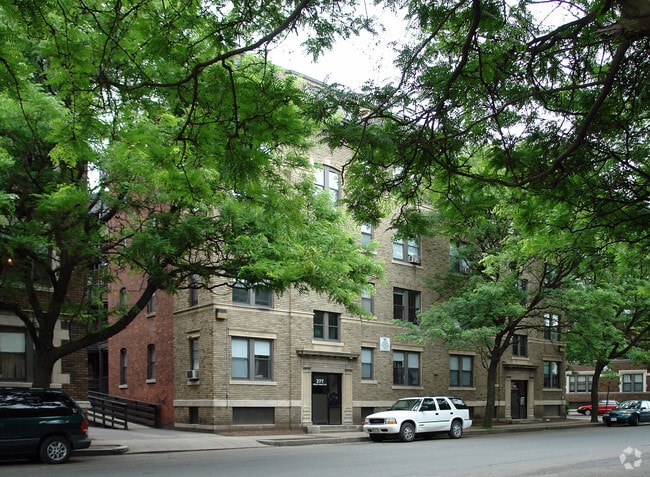 Building Photo - Outing Park II Apartments