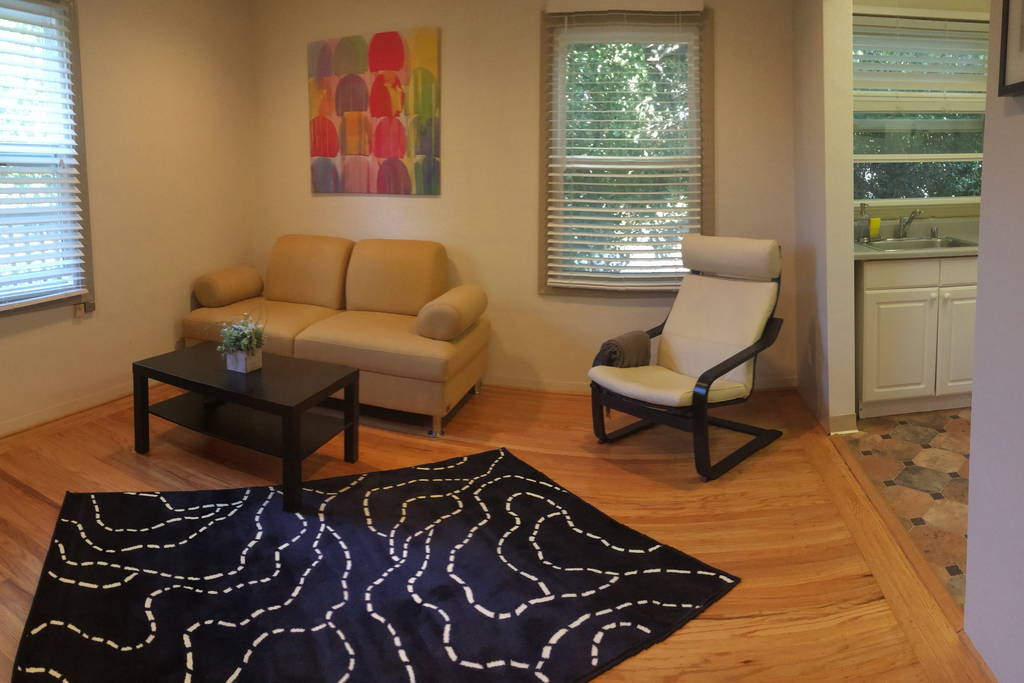 Foto principal - 745 Cowper St