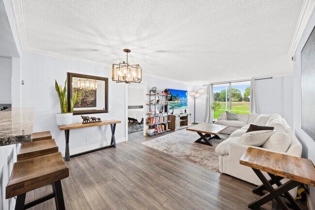 Foto del edificio - 5301 NW 2nd Ave