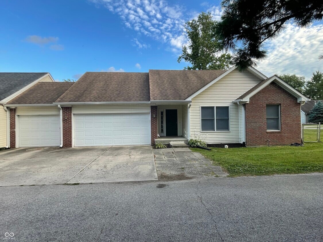 Foto principal - 10521 Cornell Ave