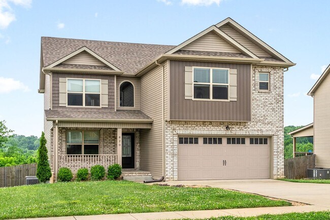 Building Photo - Pet Friendly Four Bedroom!