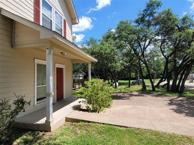 Foto del edificio - 3304 Blumie St