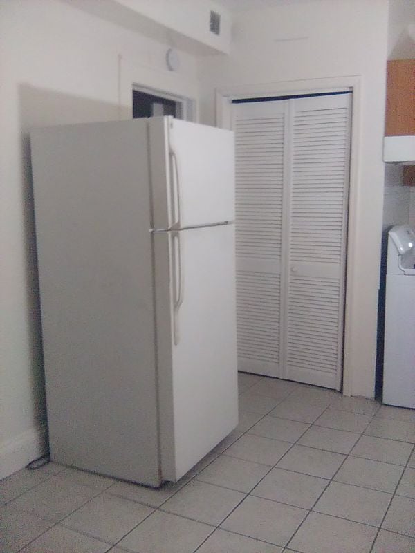 Building Photo - 89 Maple St