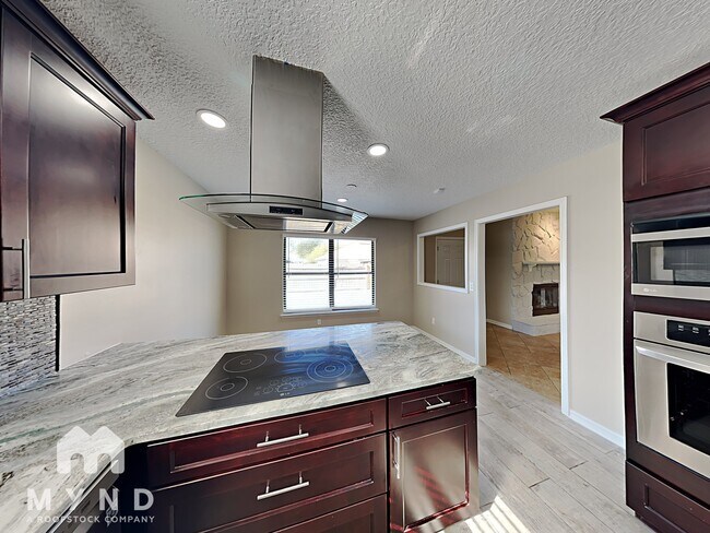 Foto del edificio - 7978 Lavender Ln