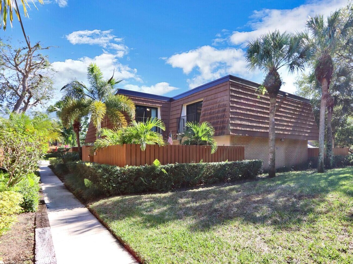 Foto principal - 3202 32nd Ct