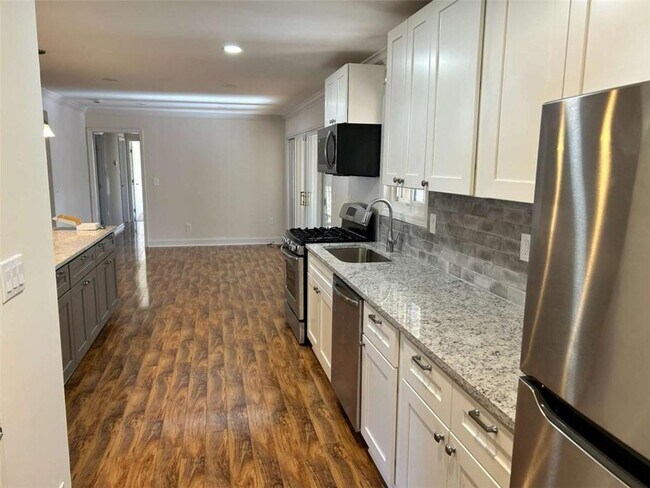 Building Photo - 4642 Elmherst Dr