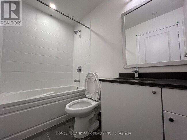 Photo du bâtiment - 3260 Sheppard Ave E