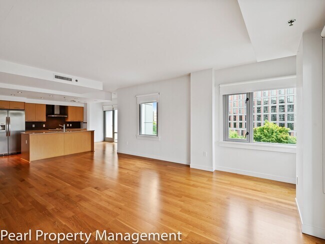 Foto del edificio - Waterfront Pearl - 1 bed/1.5 bath/den sw corner unit with parking/2 balconies/river view/most uti...