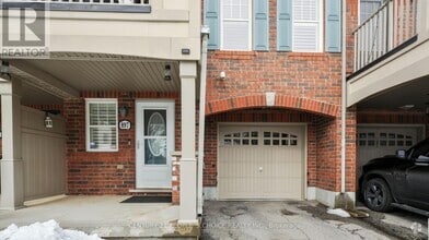 Building Photo - 897 Willingdon Crescent