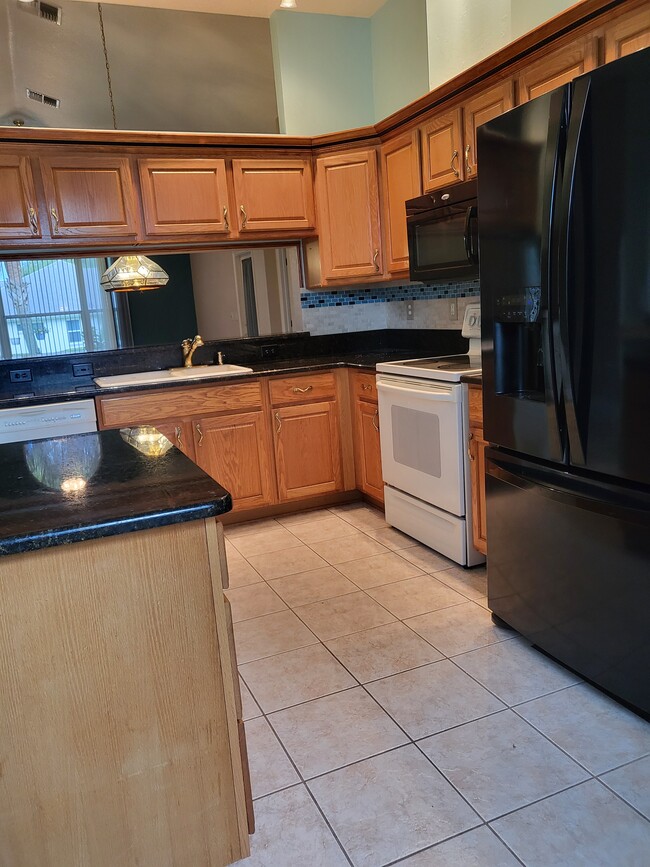 kitchen - 11120 SW 73rd Ter