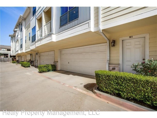 Building Photo - 2 br, 2.5 bath House - 2407 Stutz DR #B5