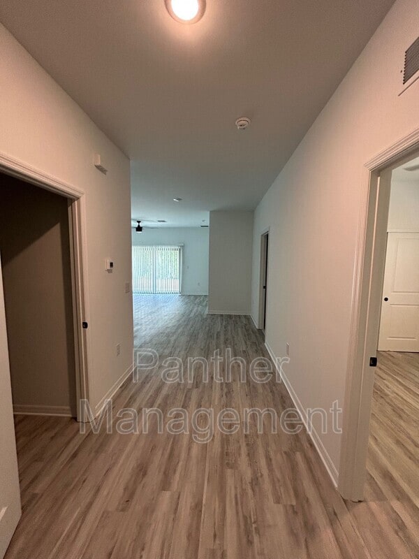 Building Photo - 2105 Redmond St