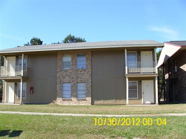 Building Photo - Nice Apartment In Baker