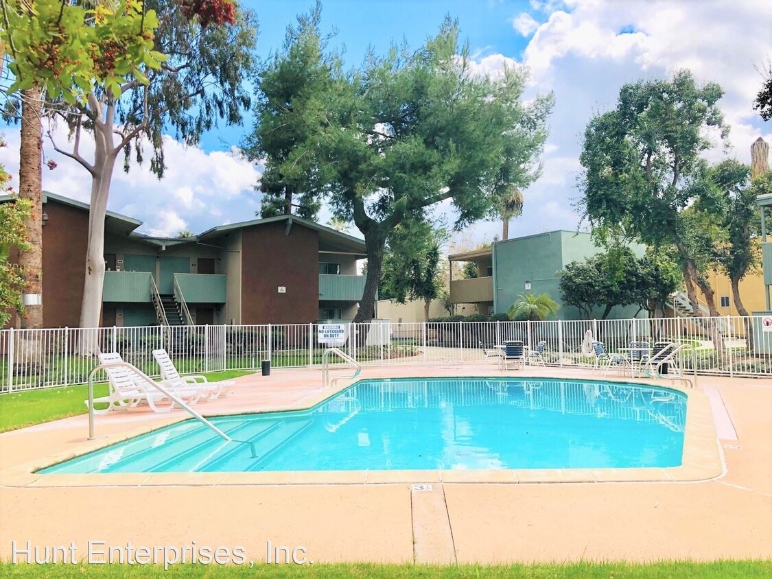 Primary Photo - 1325 E Citrus Ave