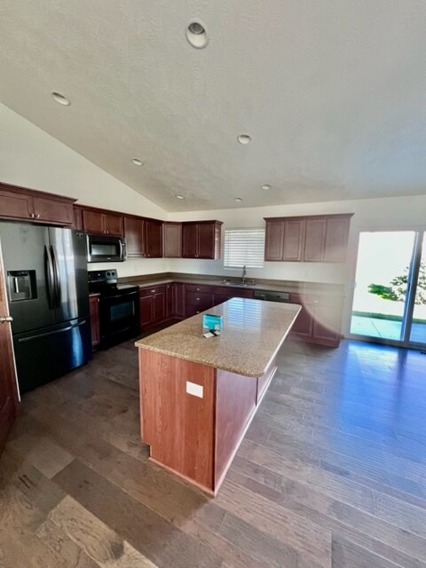 kitchen with island - 2110 S Henry St