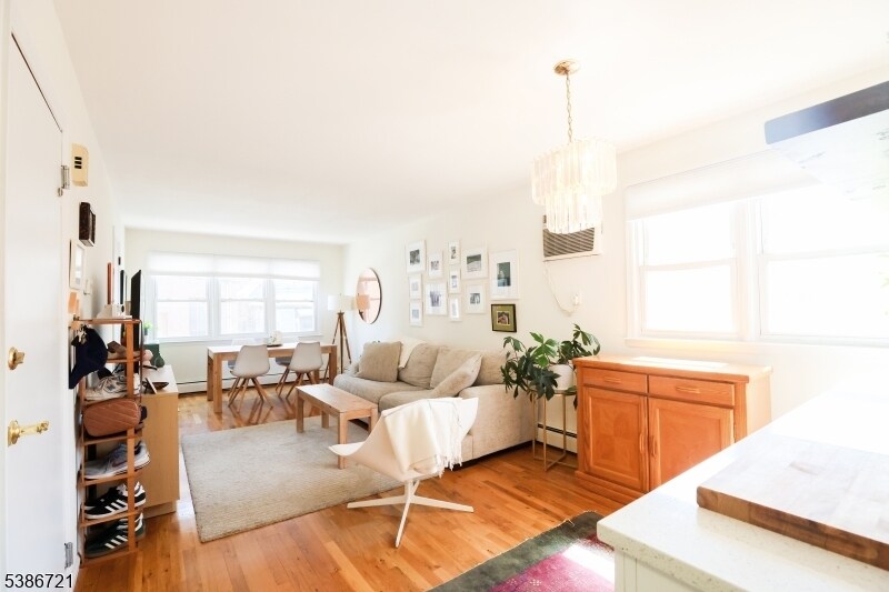 Foto principal - 6911 Adams St