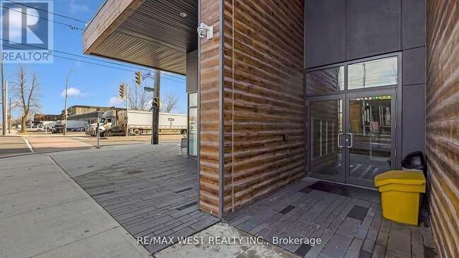 Building Photo - 408 Browns Line