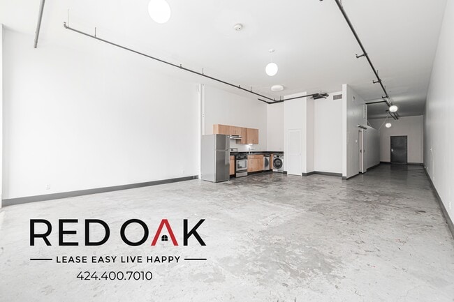 Building Photo - 620 Main St