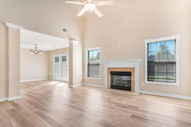 Foto del edificio - 3020 Maddie Ln