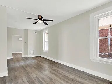 Building Photo - 558 Baer Ave