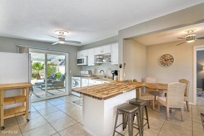 Building Photo - 1 br, 1 bath House - 477 E Via Colusa