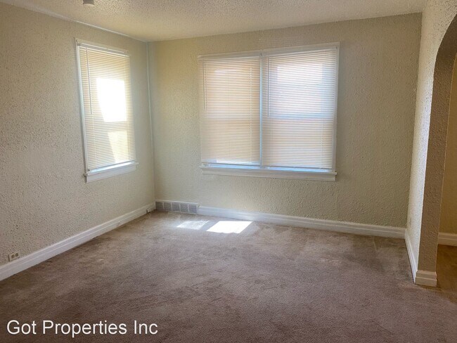 Building Photo - 2 br, 1 bath House - 9279 E Breckenridge Rd