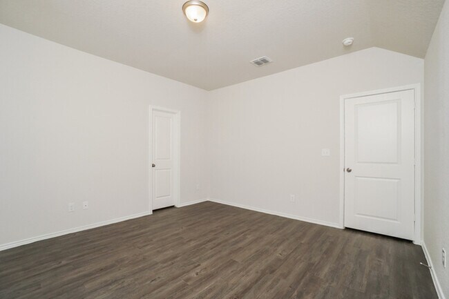 Building Photo - 9322 Somers Bend