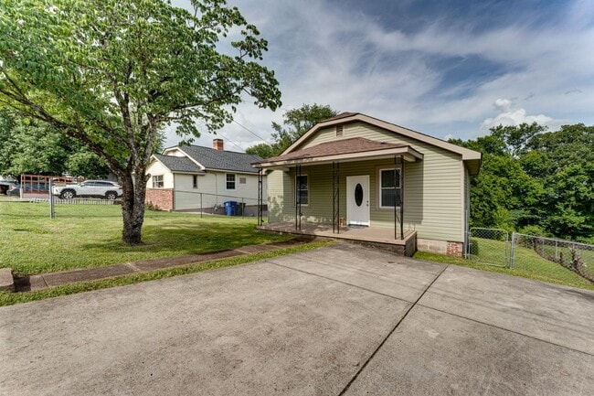 Building Photo - 2 BR 1 BA house for Rent