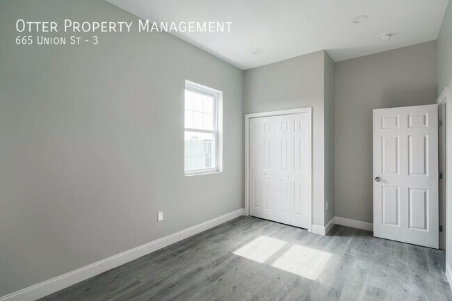 Foto del edificio - 665 N Union St