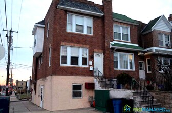 Building Photo - 7179 Glenloch St