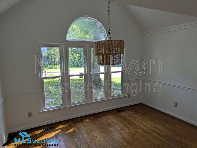Foto del edificio - 5408 Ravenswood Pl