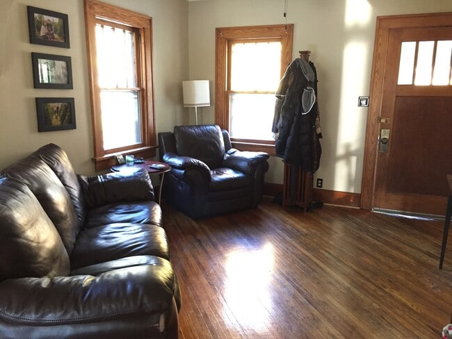 Photo - 3 Bedroom House Near UIHC