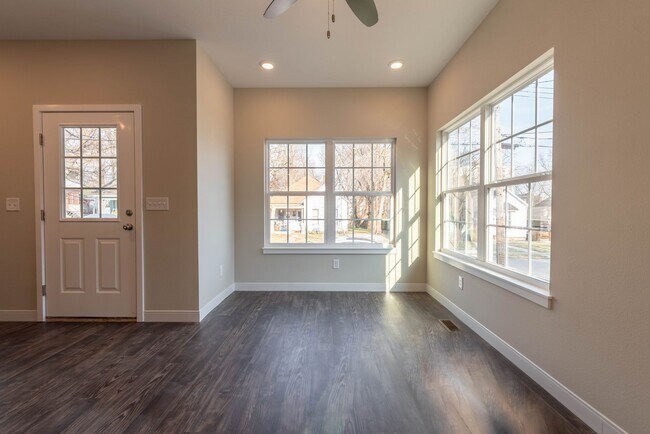 Foto del edificio - 719 S. Main Ave